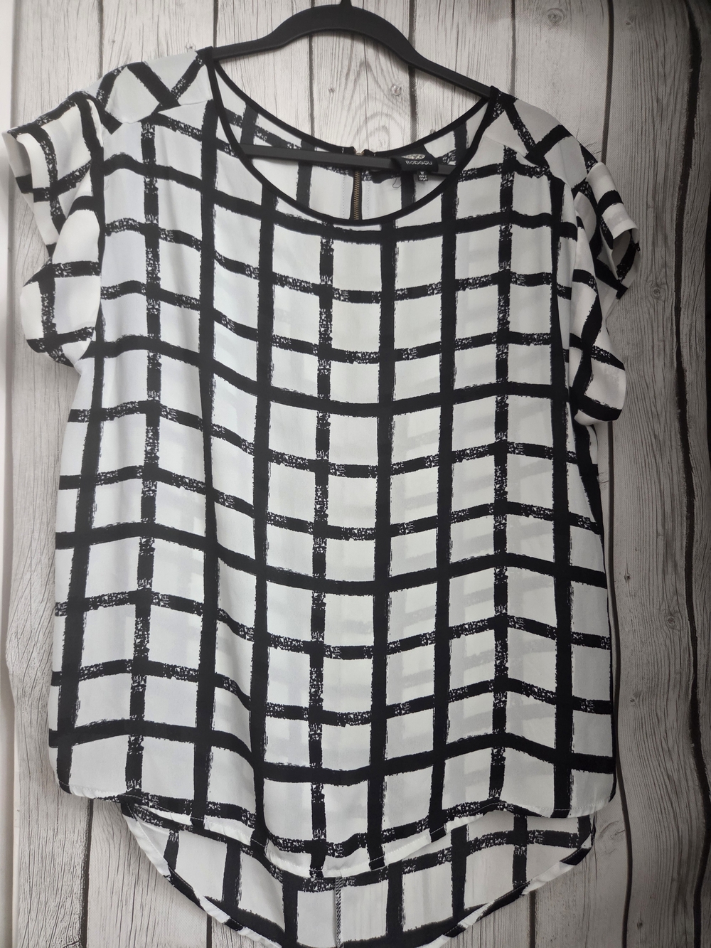 bobeau Black and White Grid Short Sleeve Blouse